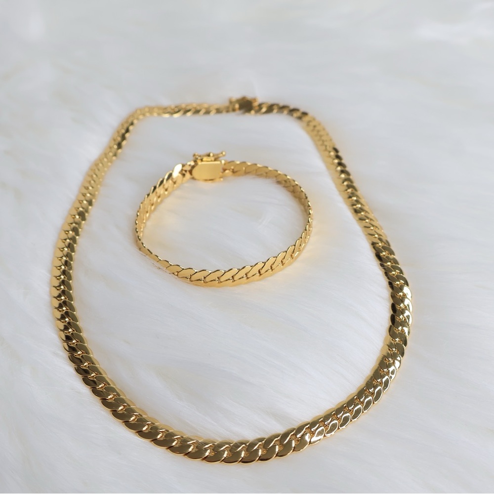 Elegant stainless steel Necklace and Bracelet Set